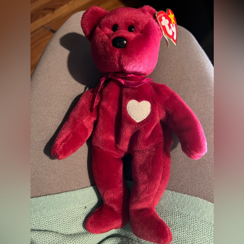 Authentic Rare TY BEANIE Baby "VALENTINA" Bear Retired w Tag Errors